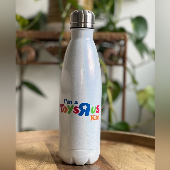 Toys R Us Other - I’m A Toys R Us Kid Iridescent Water Bottle